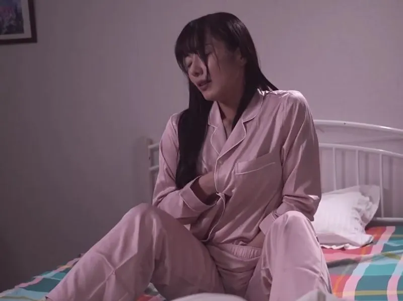 Thủ dâm hàng đêm vì anh xã bỏ bê, cô vợ quyết định tìm đến ứng dụng hèn hò